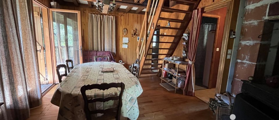 Cottage 9 rooms of 74 m² in Murat-le-Quaire (63150)