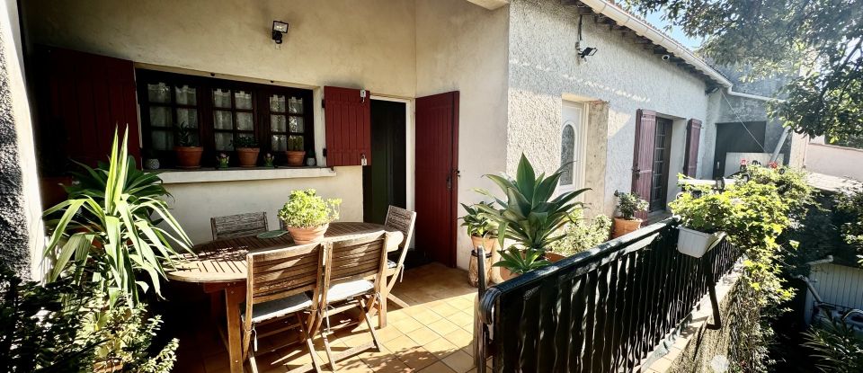 Country house 5 rooms of 130 m² in Bezouce (30320)