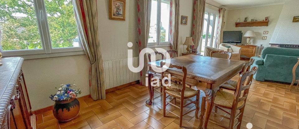 Traditional house 5 rooms of 90 m² in Freneuse (78840)