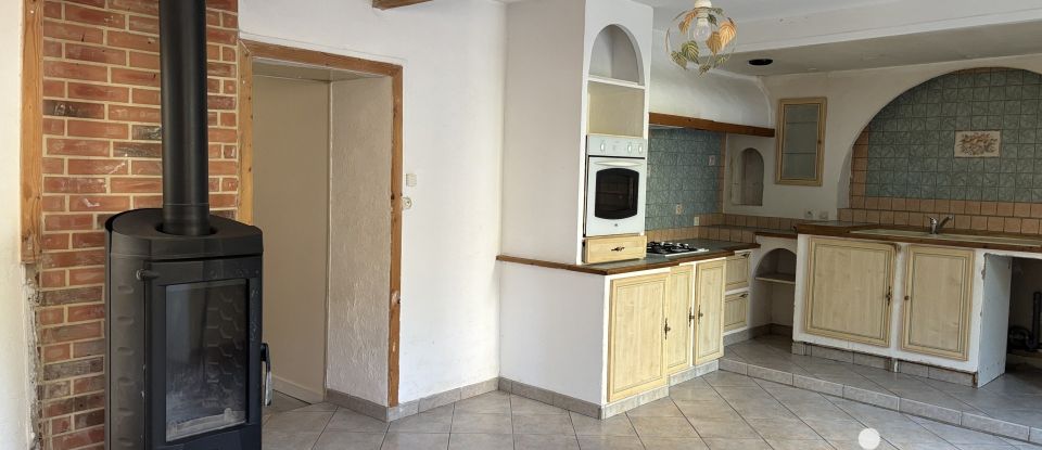 Traditional house 6 rooms of 146 m² in MONTREVAULT (49110)