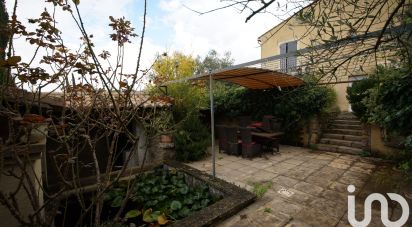 Maison 15 pièces de 350 m² à Puyméras (84110)