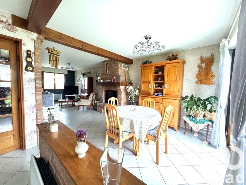 Traditional house 6 rooms of 106 m² in Thérouanne (62129)