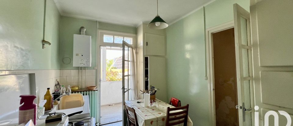 Traditional house 4 rooms of 75 m² in La Rochelle (17000)