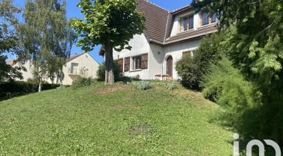 Maison traditionnelle 6 pièces de 142 m² à Santeny (94440)