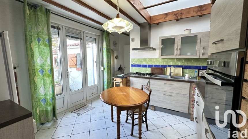 Traditional house 4 rooms of 92 m² in Calais (62100)