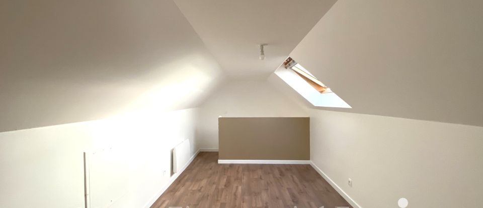 Duplex 4 rooms of 74 m² in Linas (91310)