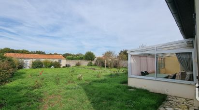 Traditional house 4 rooms of 73 m² in Saint-Denis-du-Payré (85580)