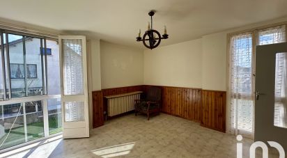 Maison 6 pièces de 85 m² à Saint-Chély-d'Apcher (48200)