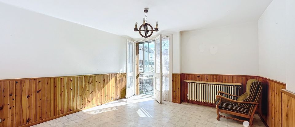 Maison 6 pièces de 85 m² à Saint-Chély-d'Apcher (48200)