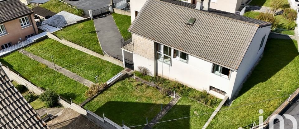 Maison 6 pièces de 85 m² à Saint-Chély-d'Apcher (48200)