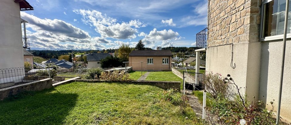 Maison 6 pièces de 85 m² à Saint-Chély-d'Apcher (48200)