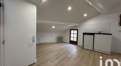 Apartment 2 rooms of 15 m² in Toulon (83000)