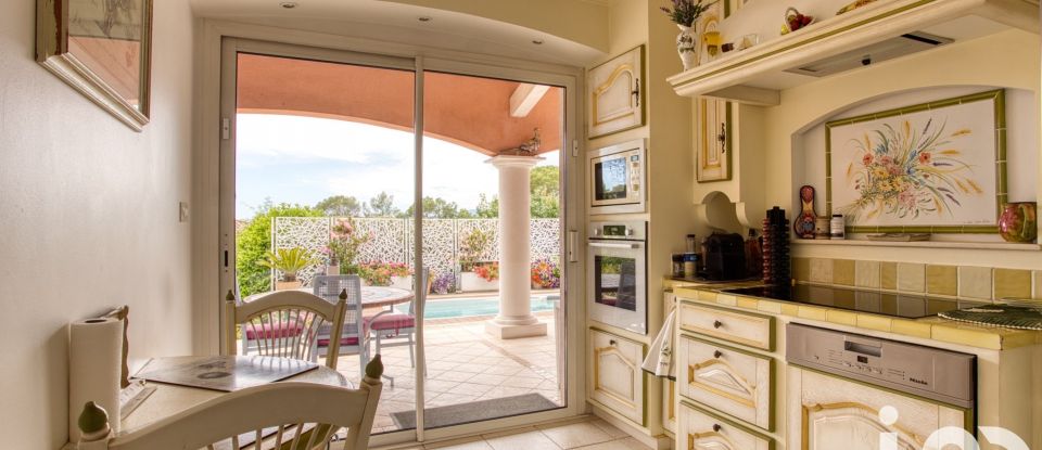 House 5 rooms of 319 m² in Fréjus (83600)