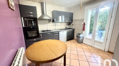 Traditional house 7 rooms of 130 m² in Saint-Victor-la-Coste (30290)