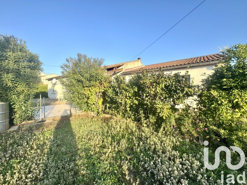 Traditional house 7 rooms of 130 m² in Saint-Victor-la-Coste (30290)