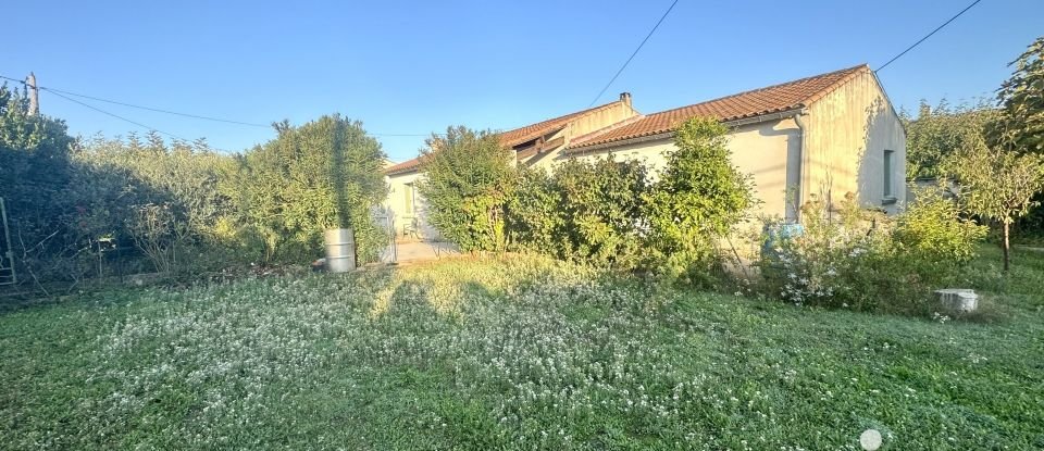 Traditional house 7 rooms of 130 m² in Saint-Victor-la-Coste (30290)