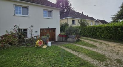 Traditional house 5 rooms of 110 m² in Le Blanc (36300)