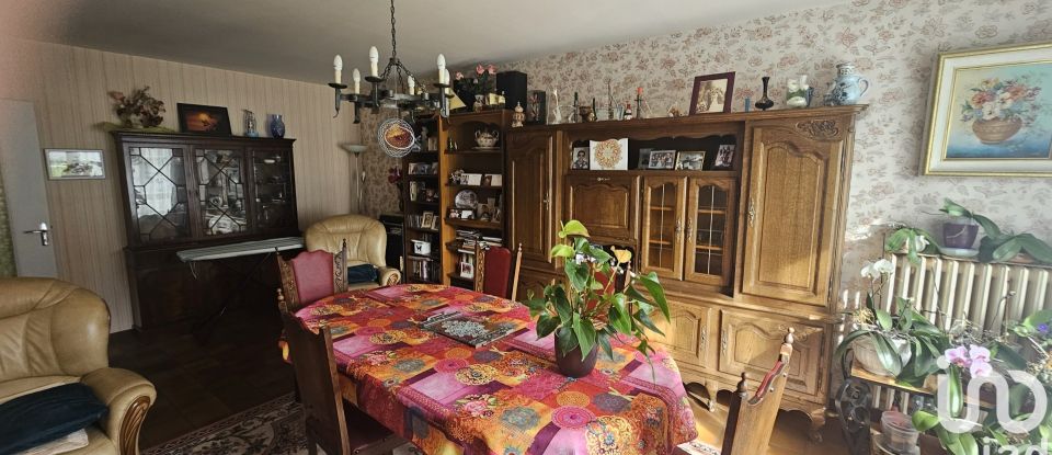 Traditional house 5 rooms of 110 m² in Le Blanc (36300)