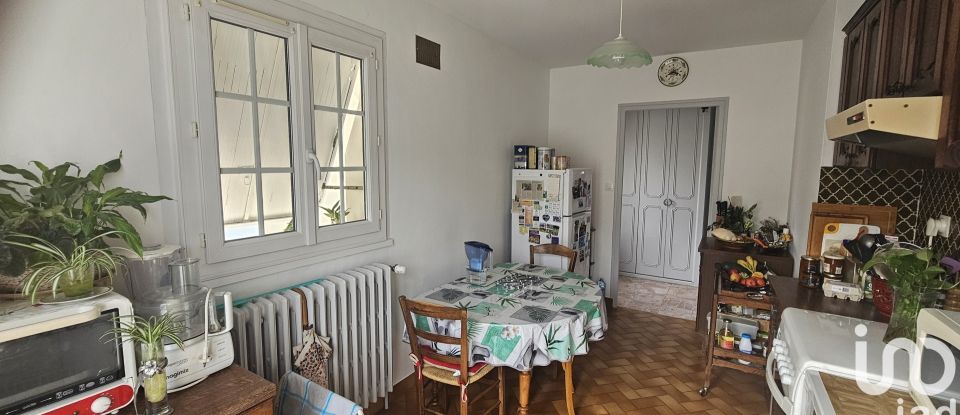 Traditional house 5 rooms of 110 m² in Le Blanc (36300)