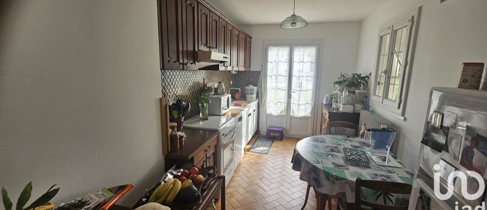 Traditional house 5 rooms of 110 m² in Le Blanc (36300)