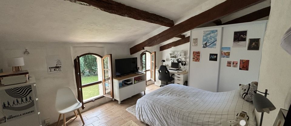 Maison 9 pièces de 295 m² à Mandelieu-la-Napoule (06210)