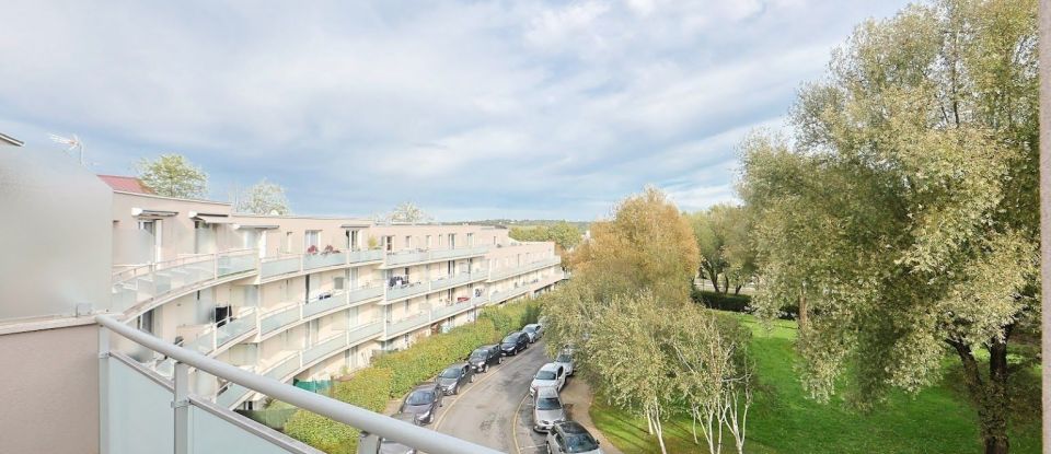 Apartment 3 rooms of 65 m² in Saint-Thibault-des-Vignes (77400)