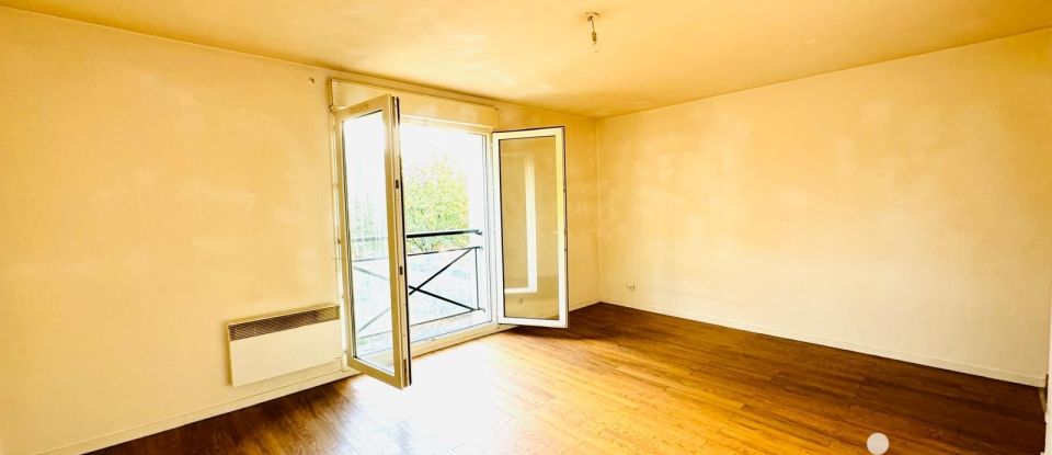 Apartment 1 room of 30 m² in Savigny-sur-Orge (91600)