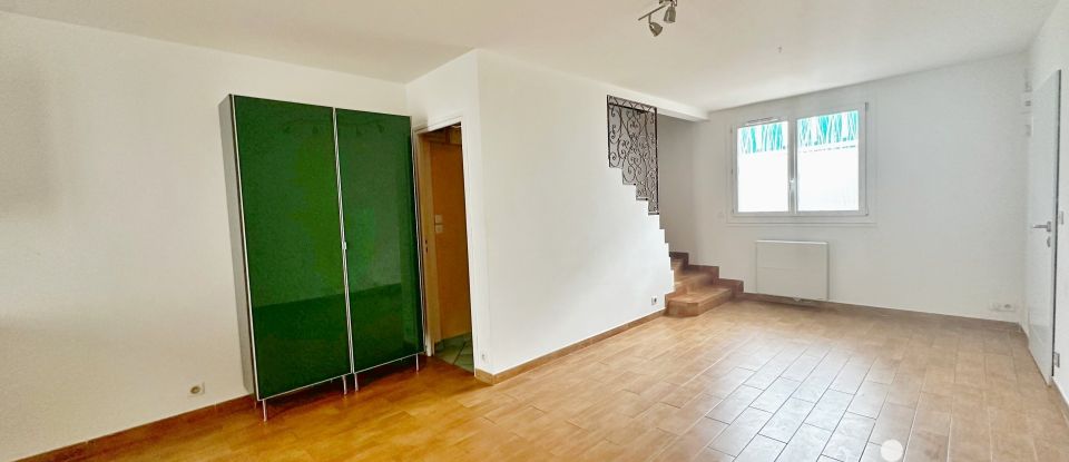 Apartment 4 rooms of 73 m² in Champlan (91160)