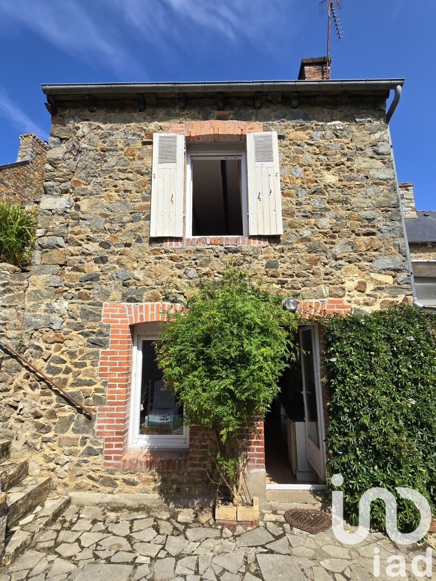 Maison de ville 4 pièces de 105 m² à Châtelaudren (22170)