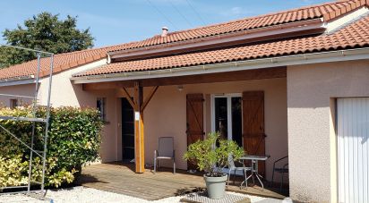 Traditional house 4 rooms of 91 m² in Moissat (63190)