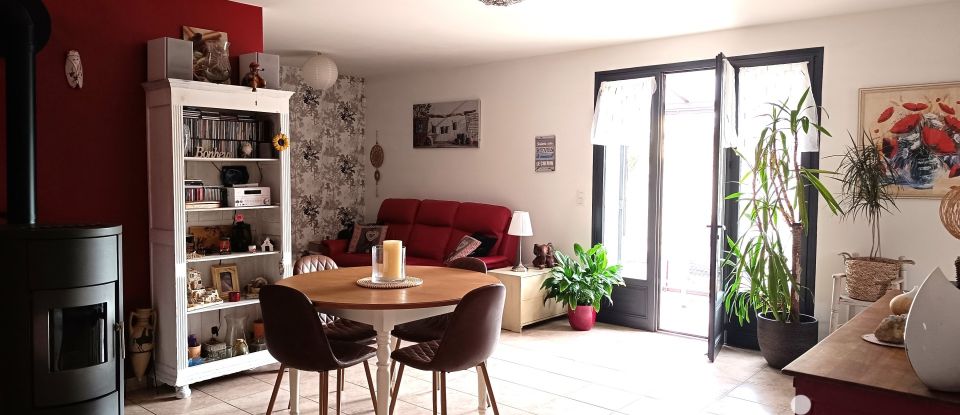 Traditional house 4 rooms of 110 m² in Arles (13280)