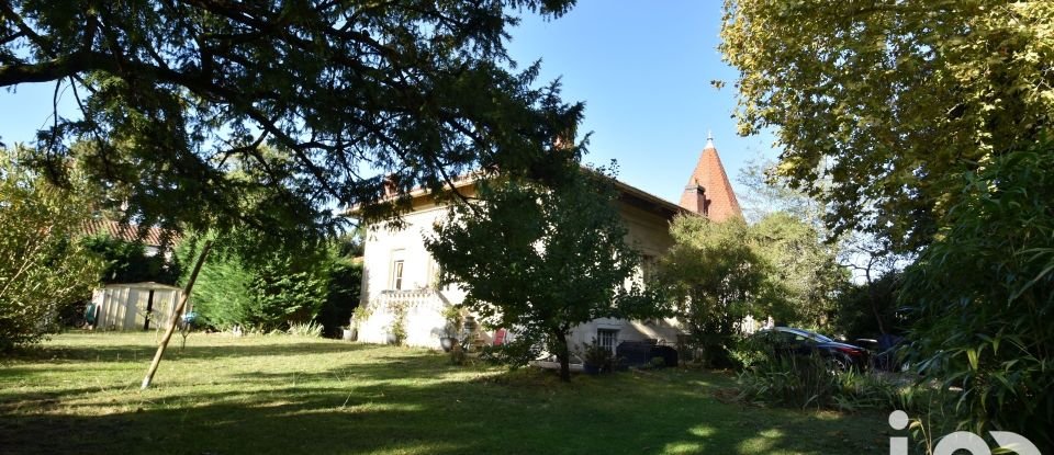 Demeure 8 pièces de 224 m² à Meschers-sur-Gironde (17132)