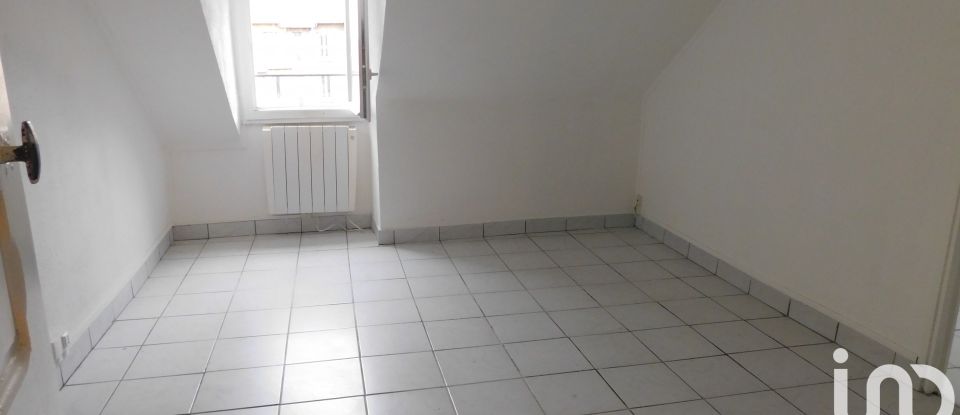 Apartment 5 rooms of 64 m² in Montluçon (03100)