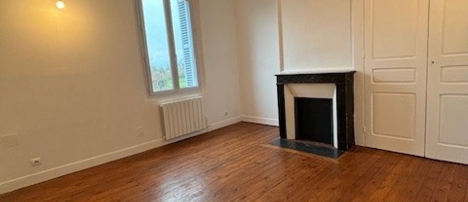 Town house 4 rooms of 80 m² in Grand Bourgtheroulde (27520)