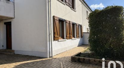 Traditional house 4 rooms of 91 m² in Saint-Jean-de-la-Ruelle (45140)