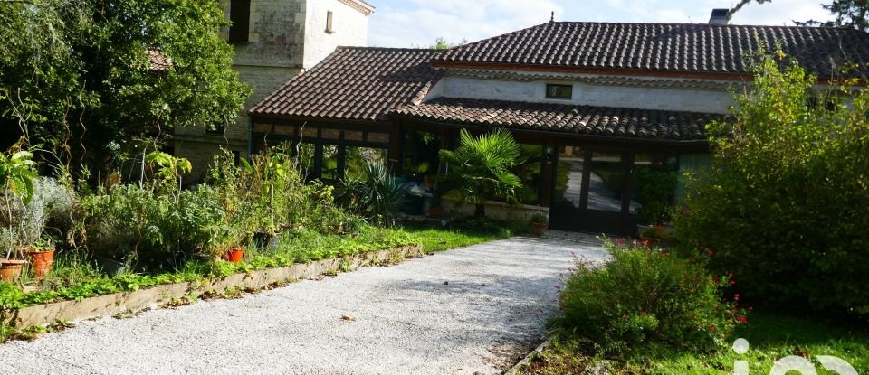 Country house 15 rooms of 420 m² in MONTCUQ (46800)