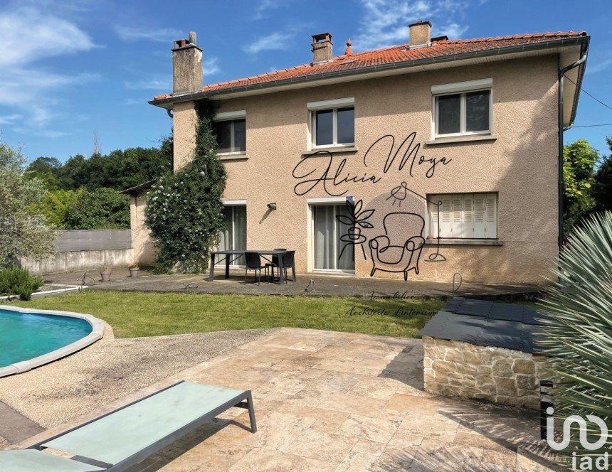 House 7 rooms of 157 m² in Beauvallon (26800)