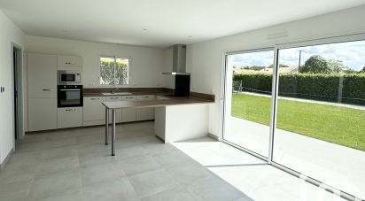 Maison 4 pièces de 105 m² à Les Gonds (17100)