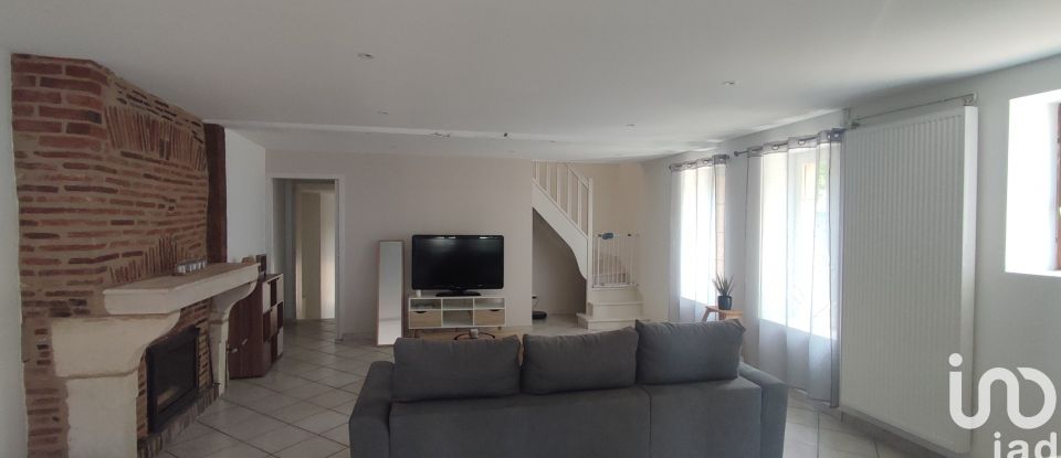 Maison 7 pièces de 122 m² à Saint-Menoux (03210)