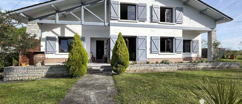 Village house 12 rooms of 261 m² in Habas (40290)