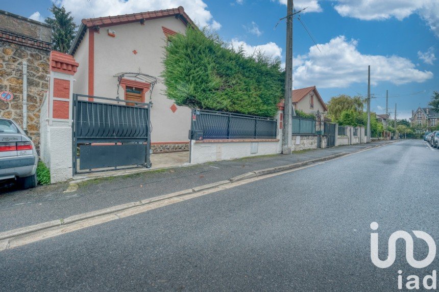 Maison traditionnelle 5 pièces de 119 m² à Bondy (93140)