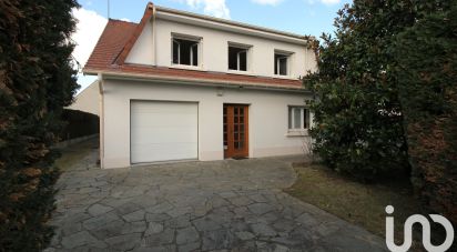 Maison traditionnelle 6 pièces de 192 m² à Villecresnes (94440)