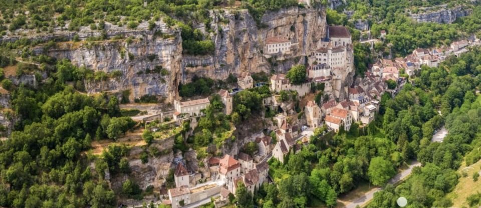 Land of 247,635 m² in Puy-l'Évêque (46700)