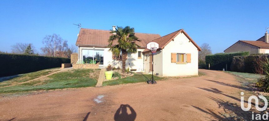 Traditional house 7 rooms of 145 m² in Avermes (03000)