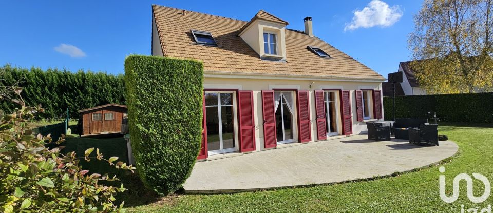 Traditional house 6 rooms of 150 m² in Saint-Witz (95470)