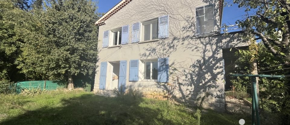 Traditional house 6 rooms of 120 m² in Manosque (04100)