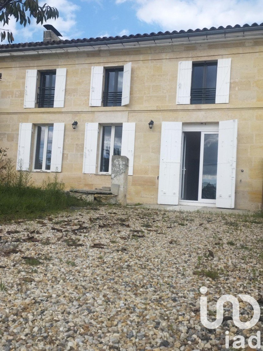 Maison 5 pièces de 146 m² à Saint-Savin (33920)