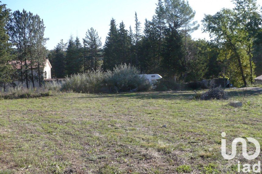 Terrain de 1 290 m² à Pierrevert (04860)