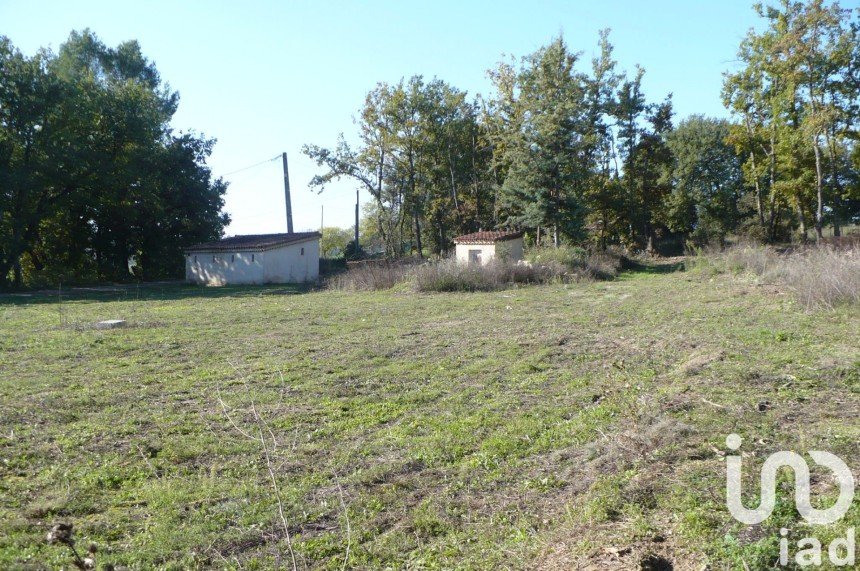 Land of 1,193 m² in Pierrevert (04860)