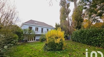 Traditional house 9 rooms of 250 m² in Créteil (94000)